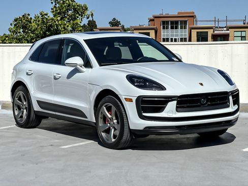 Used 2023 Porsche Macan S AWD/4WD image 10