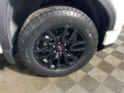 Used 2023 GMC Sierra 1500 Elevation w/ Preferred Package AWD/4WD image 13