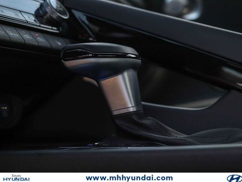Certified 2024 Hyundai Elantra SEL w/ Convenience Package FWD image 19