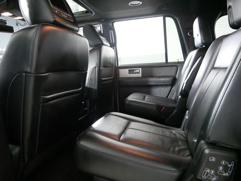 Used 2017 Ford Expedition EL Limited w/ Equipment Group 301A AWD/4WD image 32