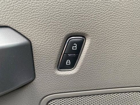 Certified 2019 Ford F250 XLT w/ XLT Premium Package image 14