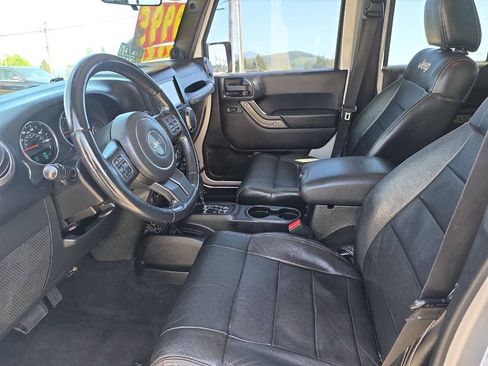 Used 2012 Jeep Wrangler Unlimited Sport AWD/4WD image 11