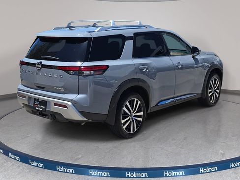 Used 2025 Nissan Pathfinder Platinum w/ Cargo Package AWD/4WD image 6