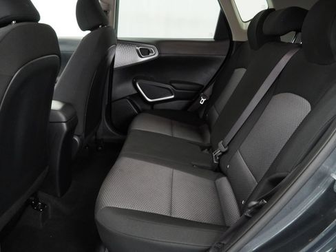 Used 2025 Kia Soul LX w/ LX Technology Package FWD image 12