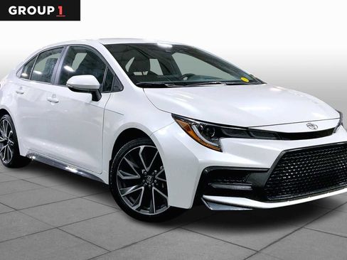 Certified 2022 Toyota Corolla SE image 3