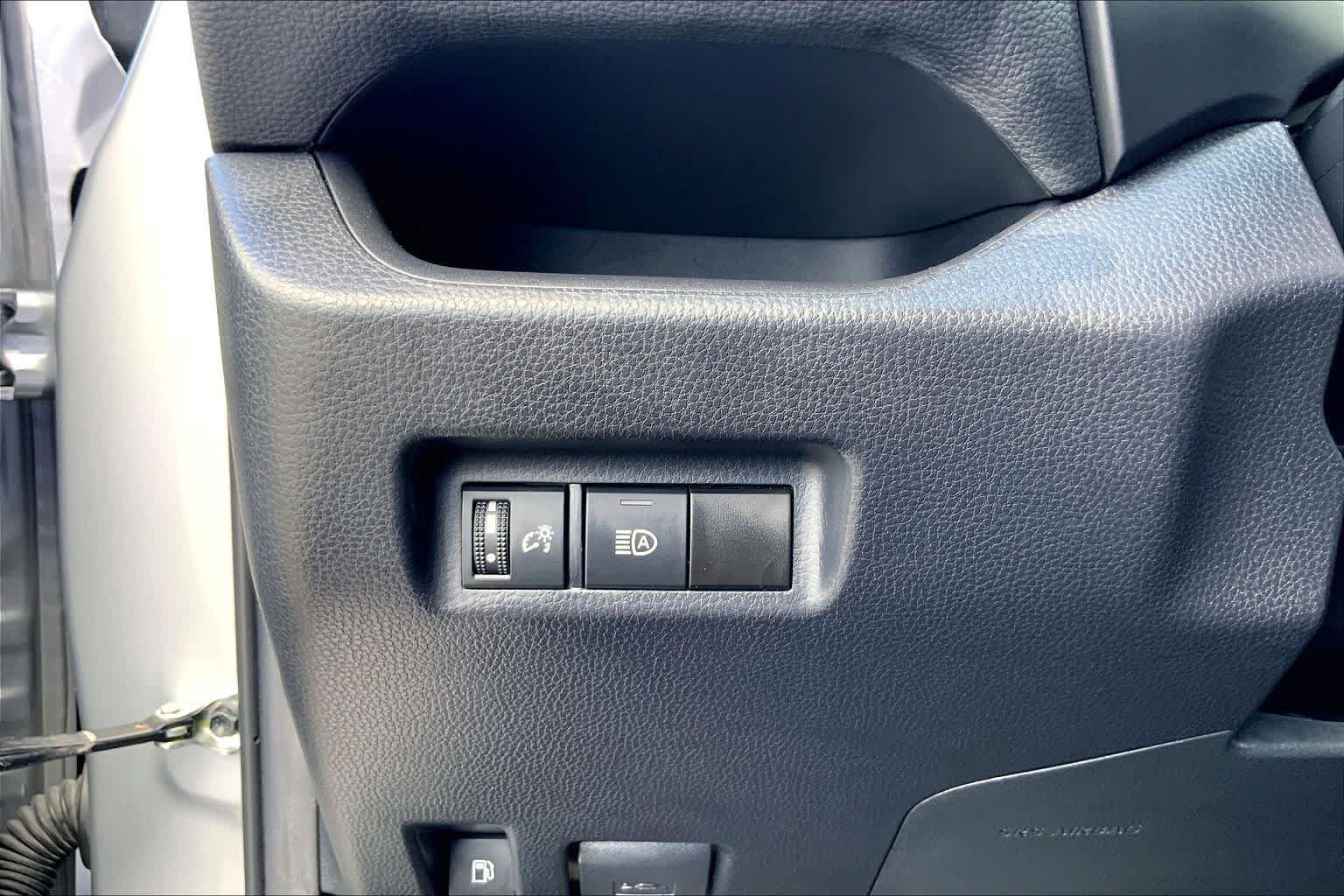 Used 2024 Toyota RAV4 XLE AWD/4WD image 33
