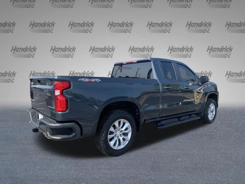 Used 2019 Chevrolet Silverado 1500 Custom w/ Custom Value Package AWD/4WD image 10