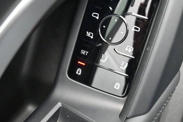 Used 2025 Audi Q5 Premium Plus w/ Premium Plus AWD/4WD image 13