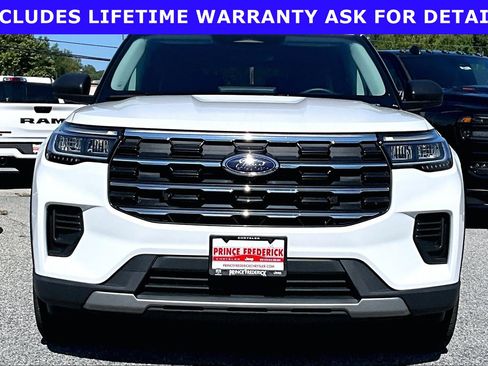 Used 2025 Ford Explorer Active RWD image 2