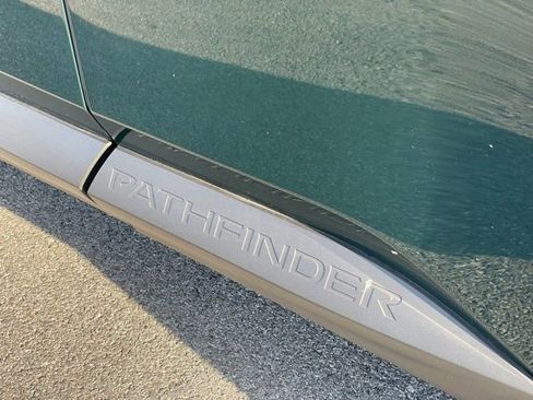 Used 2024 Nissan Pathfinder SL image 30