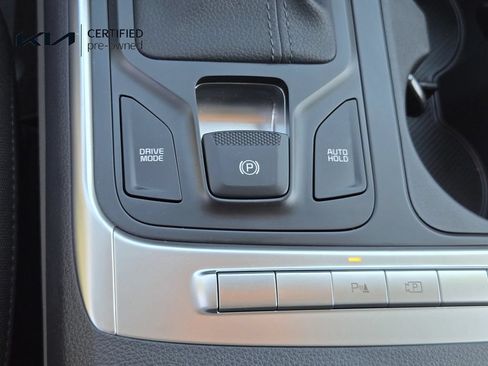 Certified 2026 Kia Carnival LX FWD image 22