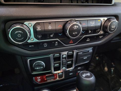 Used 2024 Jeep Wrangler Unlimited Sport AWD/4WD image 11