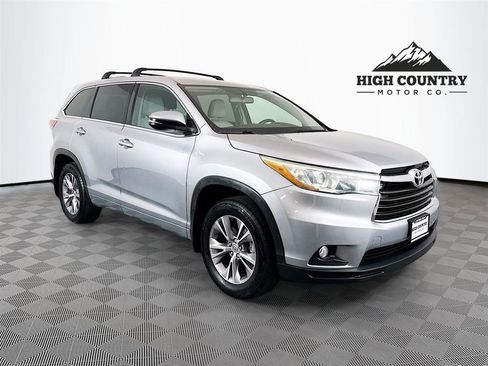 Used 2015 Toyota Highlander Plus AWD/4WD image 1