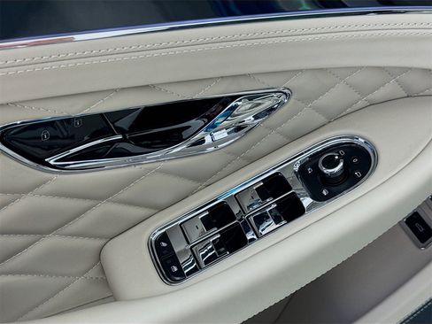 Used 2024 Bentley Continental GT image 16