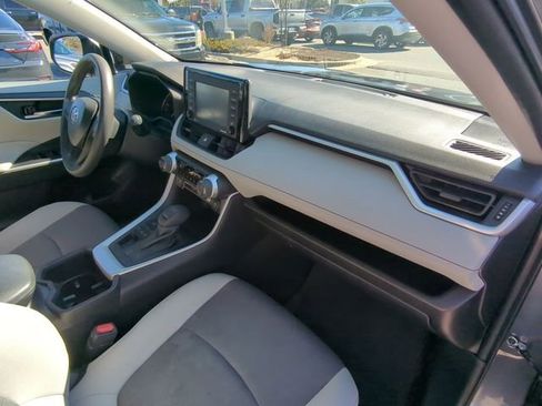 Used 2022 Toyota RAV4 XLE image 45