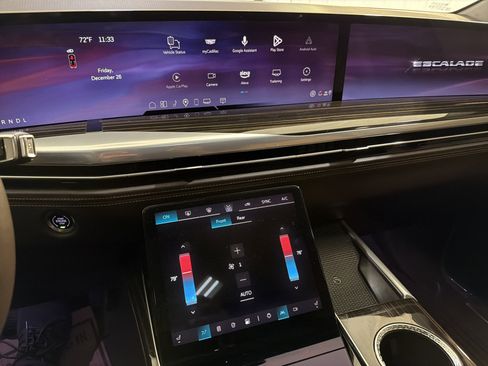 Used 2025 Cadillac Escalade Premium Luxury w/ Touring Package image 19