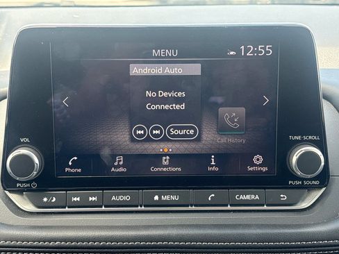 Used 2025 Nissan Rogue SV FWD image 24
