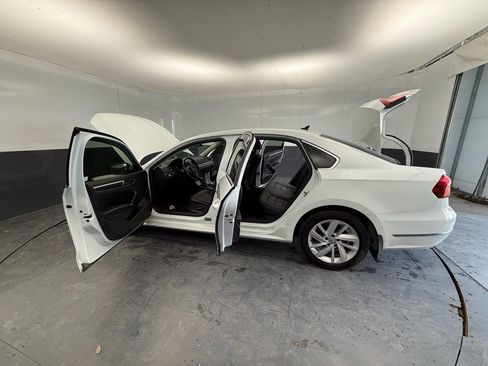 Used 2018 Volkswagen Passat 2.0T SE image 18