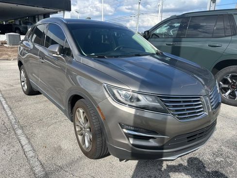 Used 2017 Lincoln MKC Select w/ Select Plus Package image 3