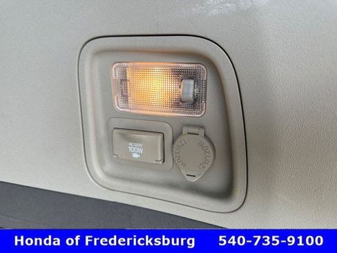 Used 2017 Toyota Sienna XLE Premium image 39