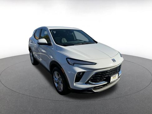 Used 2025 Buick Encore GX Preferred image 2