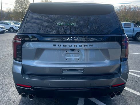 Used 2025 Chevrolet Suburban Z71 image 14