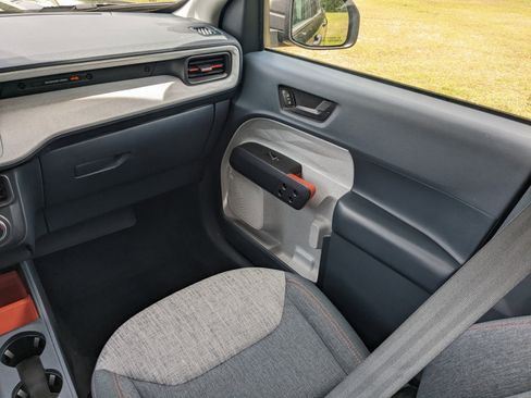 Certified 2022 Ford Maverick XLT w/ Equipment Group 300A Standard image 17