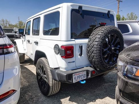 Used 2024 Jeep Wrangler Unlimited Sahara AWD/4WD image 13