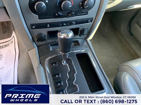 Used 2007 Jeep Commander Sport image 21