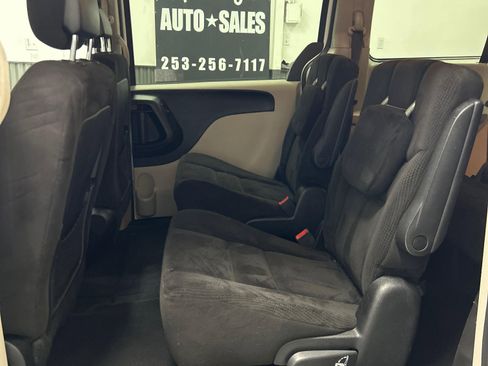 Used 2014 Dodge Grand Caravan SXT image 10