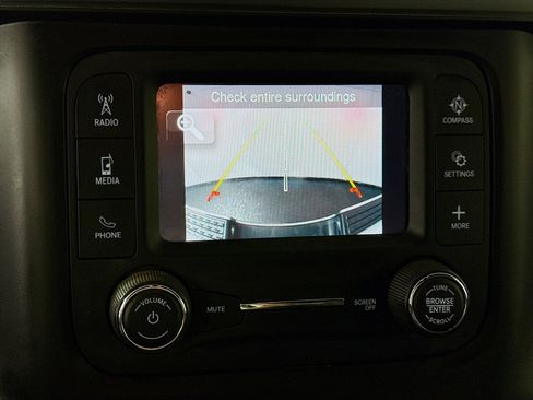 Used 2022 RAM 2500 Tradesman w/ Chrome Appearance Group image 19