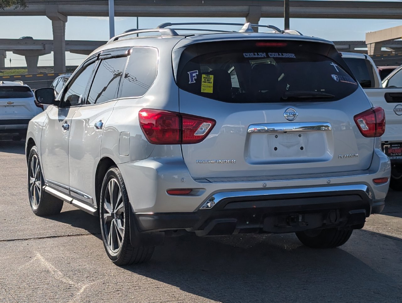 Used 2020 Nissan Pathfinder Platinum w/ Cargo Package FWD image 4