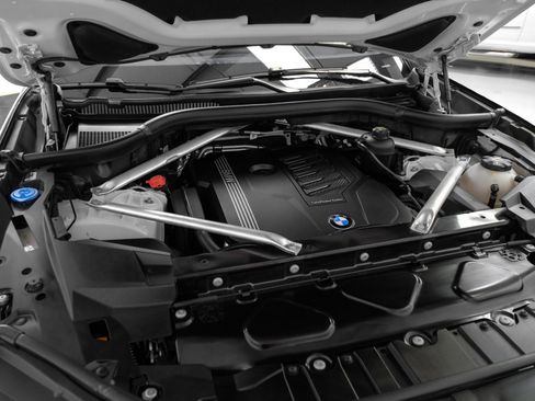 Used 2021 BMW X6 xDrive40i w/ M Sport Package image 48