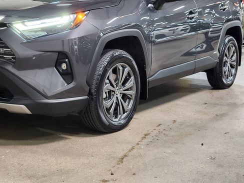 Used 2025 Toyota RAV4 Limited AWD/4WD image 17
