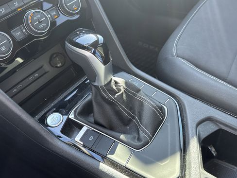 Used 2024 Volkswagen Taos SE image 22