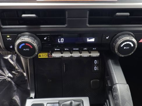 Used 2025 Toyota 4Runner TRD Off-Road AWD/4WD image 10