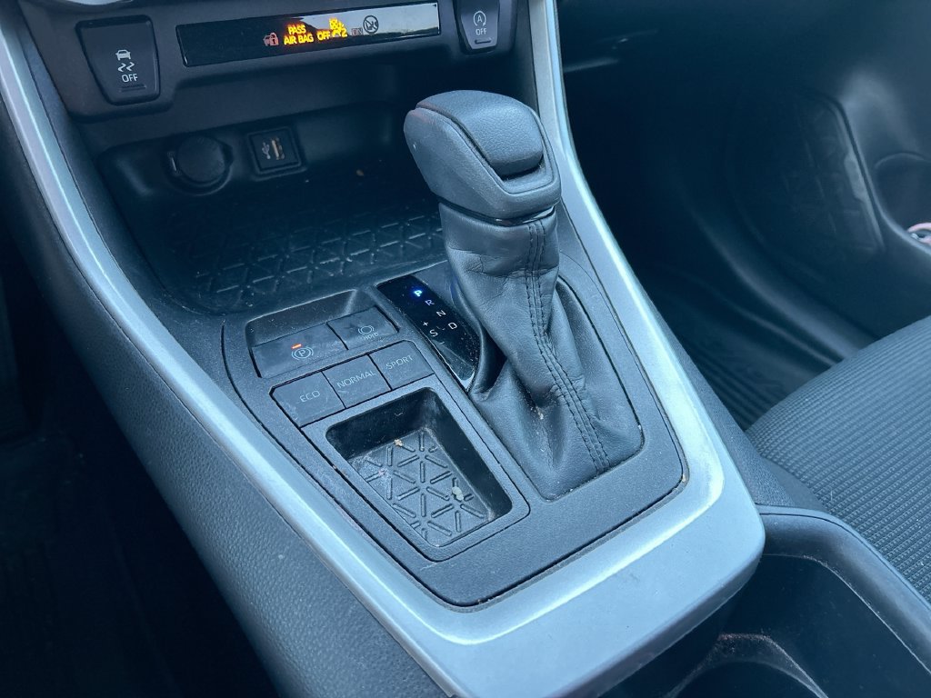 Certified 2025 Toyota RAV4 LE FWD image 25