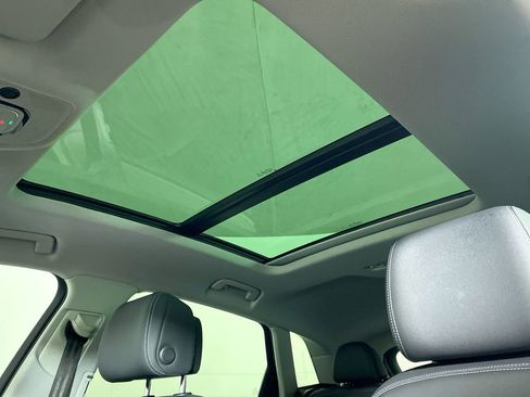 Certified 2022 Audi e-tron Premium w/ Convenience Plus Package image 18