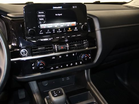 Used 2022 Nissan Pathfinder Platinum w/ Cargo Package image 44