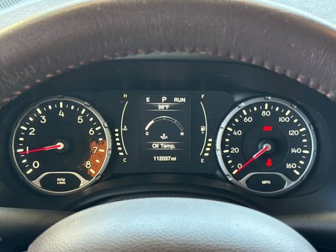 Used 2016 Jeep Renegade Latitude FWD image 22