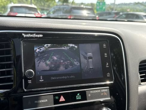 Used 2019 Mitsubishi Outlander 4WD Plug-In Hybrid image 15