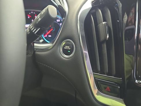Certified 2023 Chevrolet Traverse LT FWD image 24