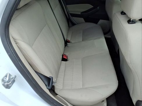 Used 2018 Ford Focus SE w/ SE Appearance Package FWD image 15