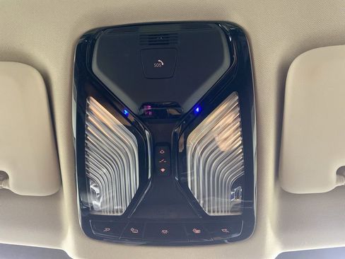 Used 2023 BMW X7 xDrive40i w/ Premium Package image 18