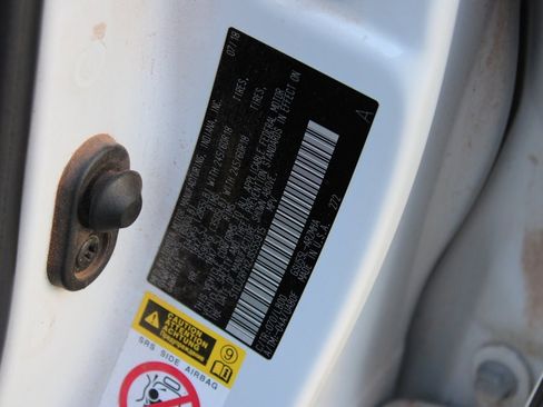 Used 2018 Toyota Highlander XLE image 30