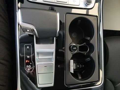 Used 2023 Audi Q8 Prestige AWD/4WD image 27