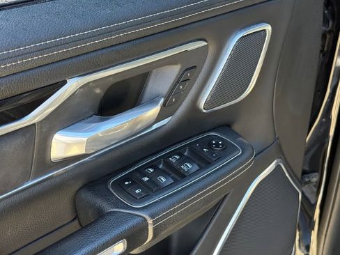 Used 2019 RAM 1500 Laramie image 12