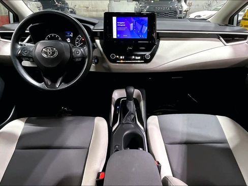 Used 2025 Toyota Corolla LE w/ Convenience Package image 17
