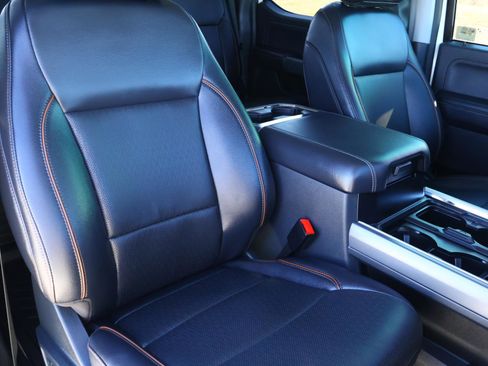 Used 2025 Ford F250 Lariat w/ Chrome Package image 17