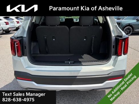 New 2026 Kia Sorento LX FWD image 29